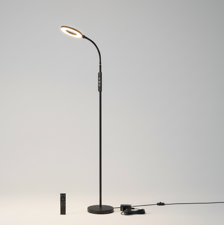 Lampadaire LED réglable à 360° avec lumière variable 1800K–6000K